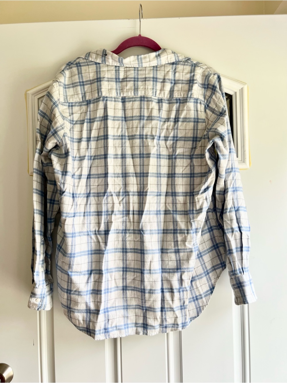Frank & Eileen The Eileen Button Down Relaxed Shirt in Blue White Plaid - Picture 2 of 6